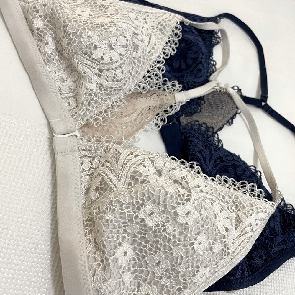 Victoria Secret bralette Tow Bundle size S